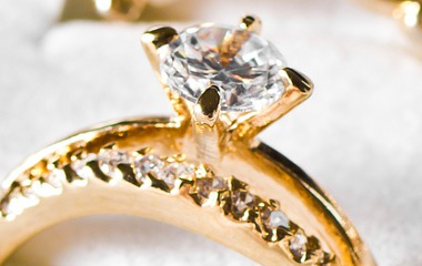 Tips for buying jewelry online: what to keep in mind before making a purchase post thumbnail image